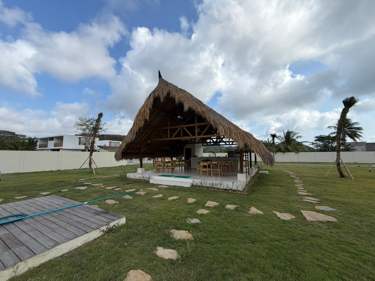 Obra Villa & Cafe